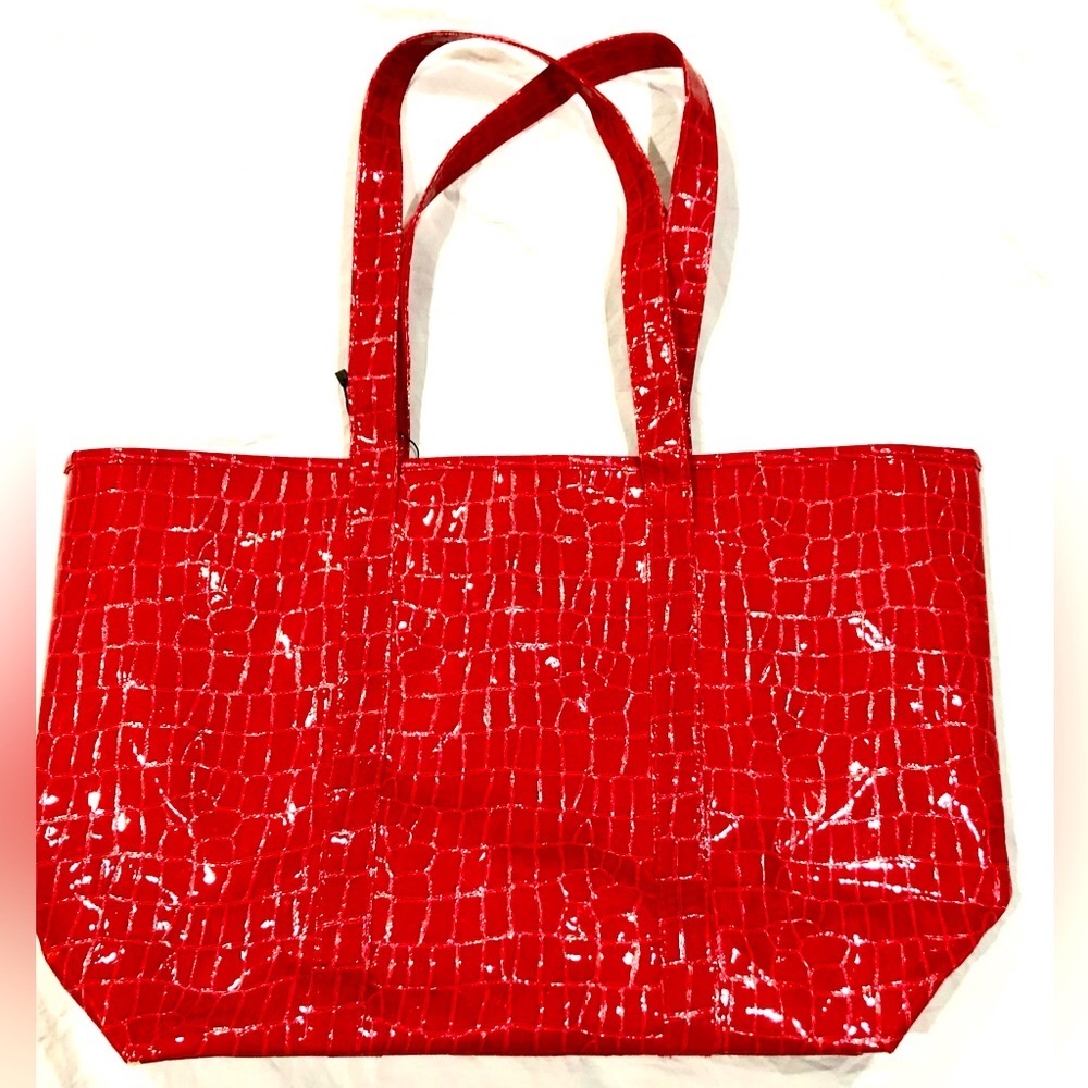 🦋WALT DISNEY WORLD Disneyland Resort large red tote size 21x15 NWOT - Picture 3 of 11